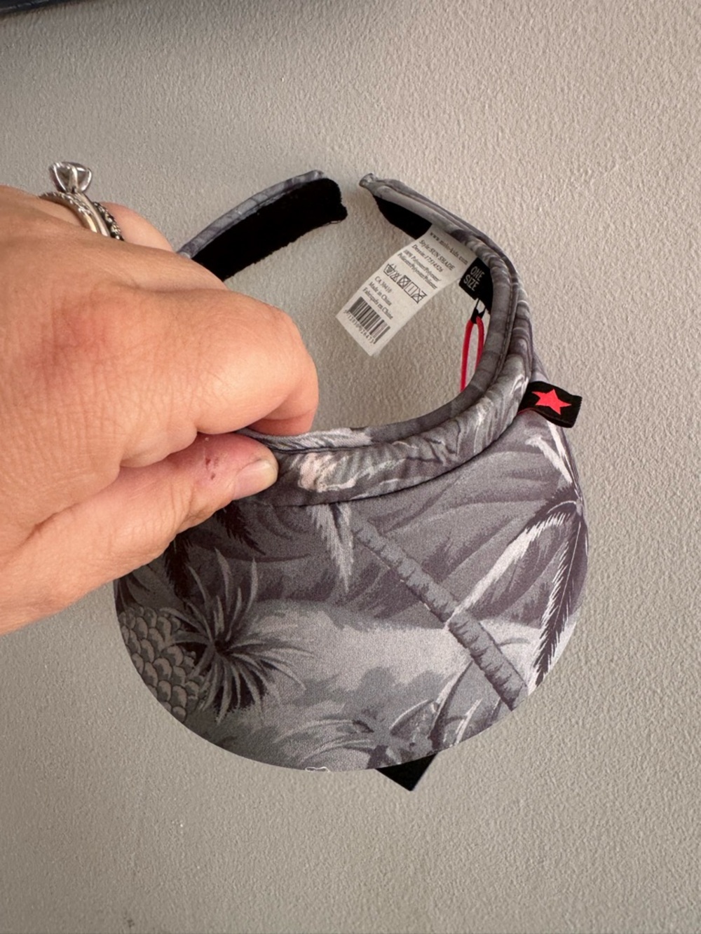 Molo kids Tropical Print Visor in Gray